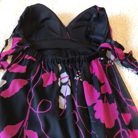 Guess dress pink and white floral on black built in bra with back tie up Sz 0 - Picture 3 of 9